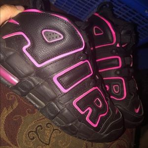 Nike Air More Uptempo Black and Pink size5Y